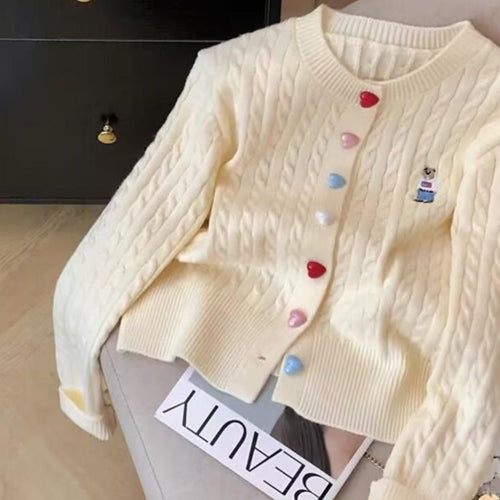 Damen modische Strickjacke mit Herzknöpfen und durchgehendem Muster Drune