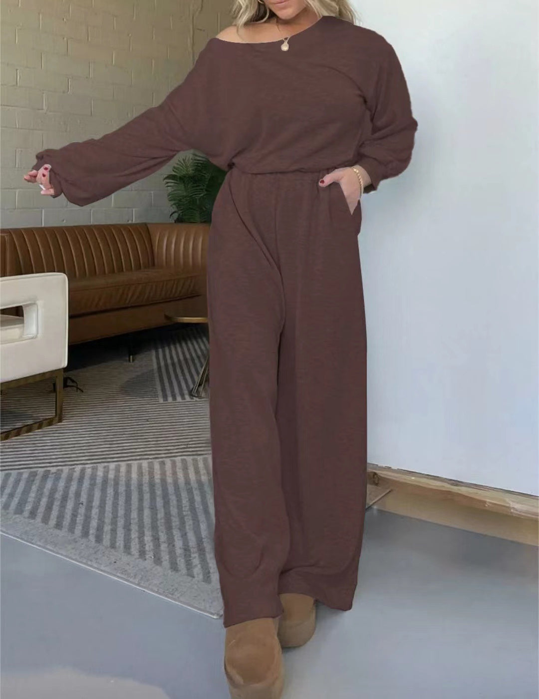 Damen Komfortabler Jumpsuit mit weit geschnittenen Beinen und tiefem Ausschnitt Drune