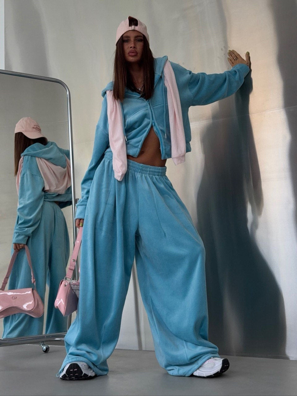 Damen Velours-Set Oversize mit Cropped-Zip-Hoodie und weiter Bundfaltenhose Drune