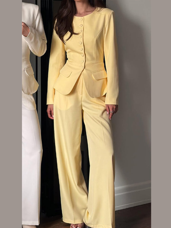 Damen Taillierter Blazer mit Rundhalsausschnitt, dekorativen Stoffknöpfen und Pattentaschen Drune