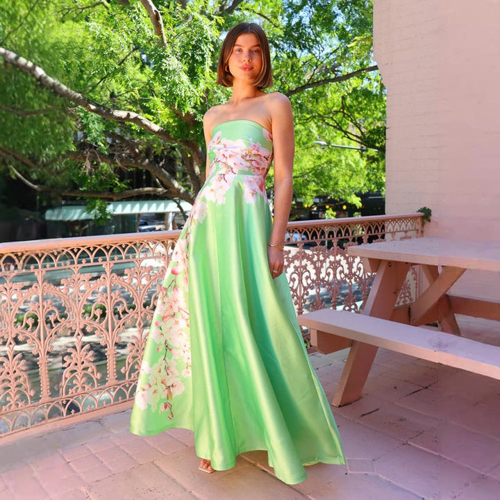 Damen Ballkleid mit floralem Oberteil und schwingendem Rock Drune