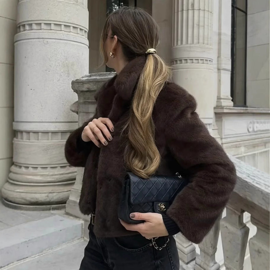 Damen 100+ kurzer Kunstfellblouson mit Hemdkragen, weicher Wattierung und verdeckter Knopfleiste Drune