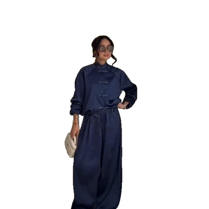 Damen Satin-Zweiteiler mit traditionellen Knebelverschlüssen und weitem Hosenrock Drune