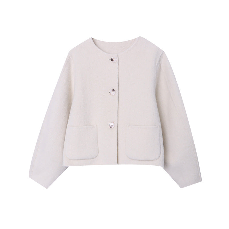 Damen weiche und modische Strickjacke mit klassischen Knopfdetails Drune