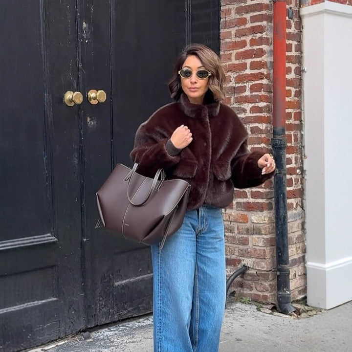 Damen Kurzjacke im Teddy‑Fauxfur mit Boxy‑Silhouette und aufgesetzter Tasche Drune