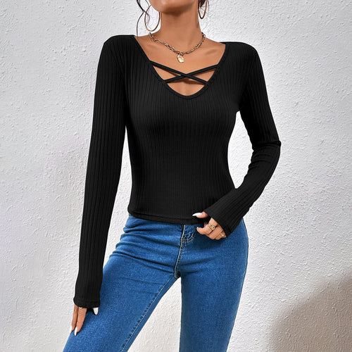 Damen geripptes Langarmshirt mit gekreuztem V‑Ausschnitt, ausgestellten Manschetten und figurbetonter Stretch-Passform Drune