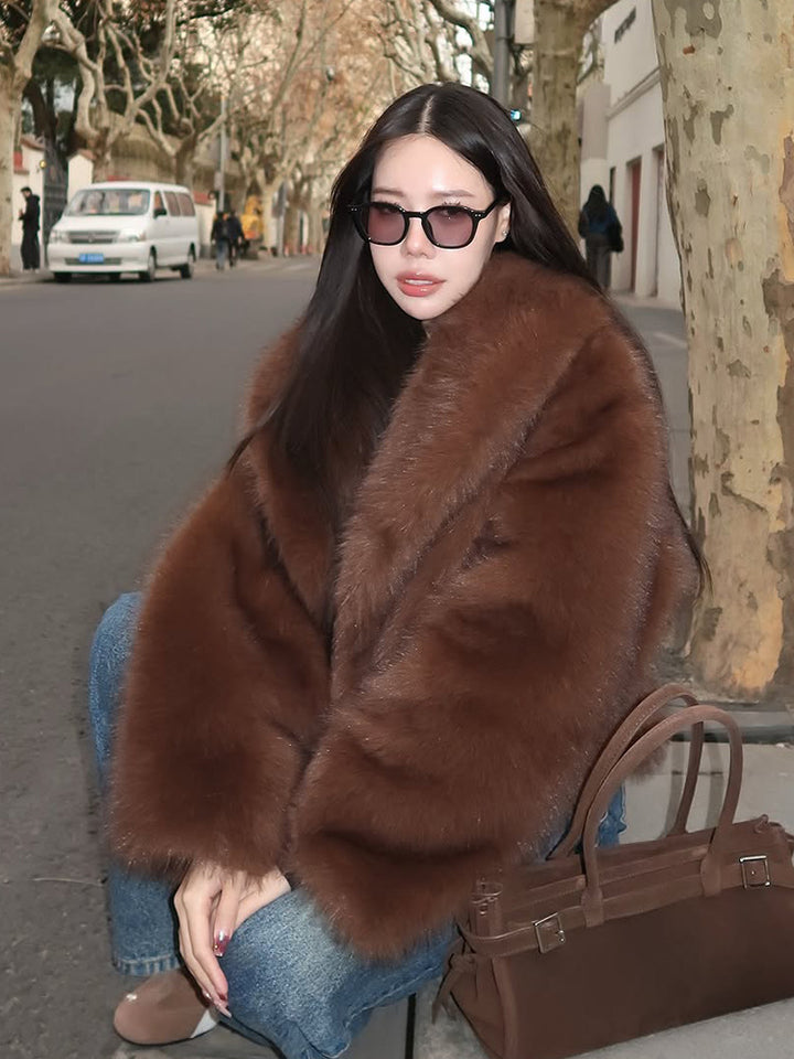 Damen Kurzmantel aus veganem Hochflor-Fauxfur mit Oversize-Schalkragen Drune
