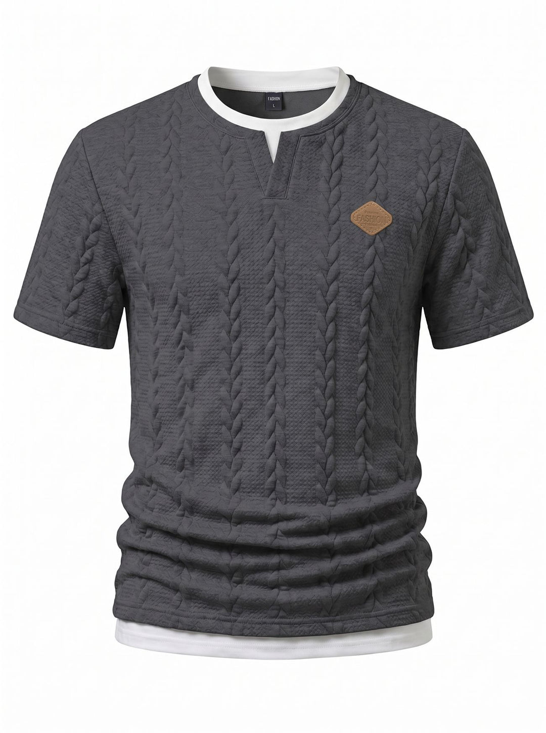 Herren nan texturiertes Kurzarmshirt mit geprägter Zopfstruktur, V‑Einsatz am Rundhals und Lagenlook Drune
