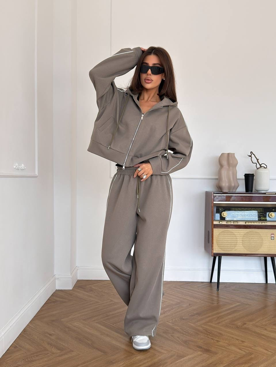 Damen Lässiges zweiteiliges Lounge-Set mit oversized Zipjacke und weitem Kordelzug-Hosenbund Drune
