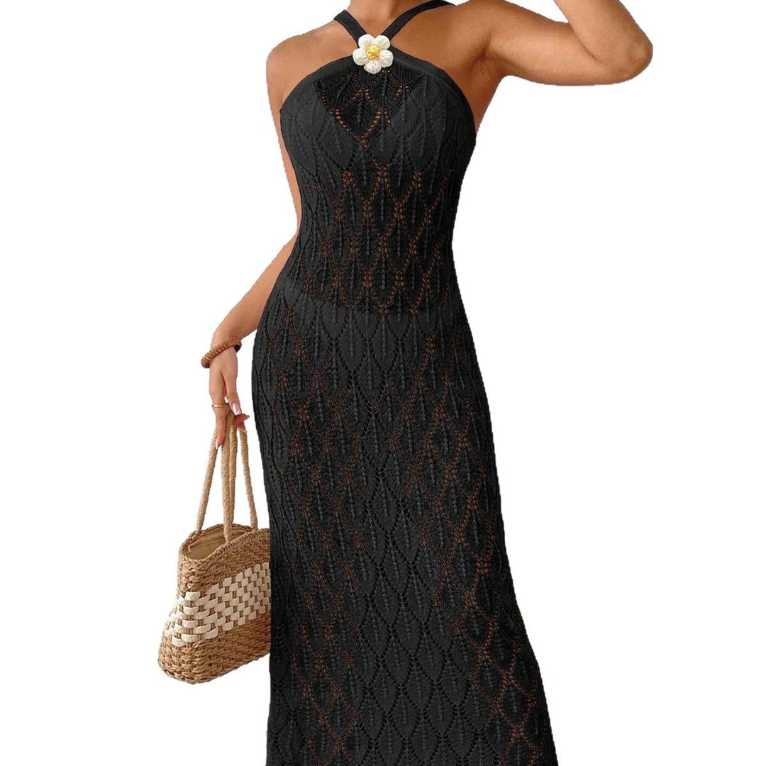 Damen Häkel-Maxikleid mit einem eleganten Blumendetail Drune