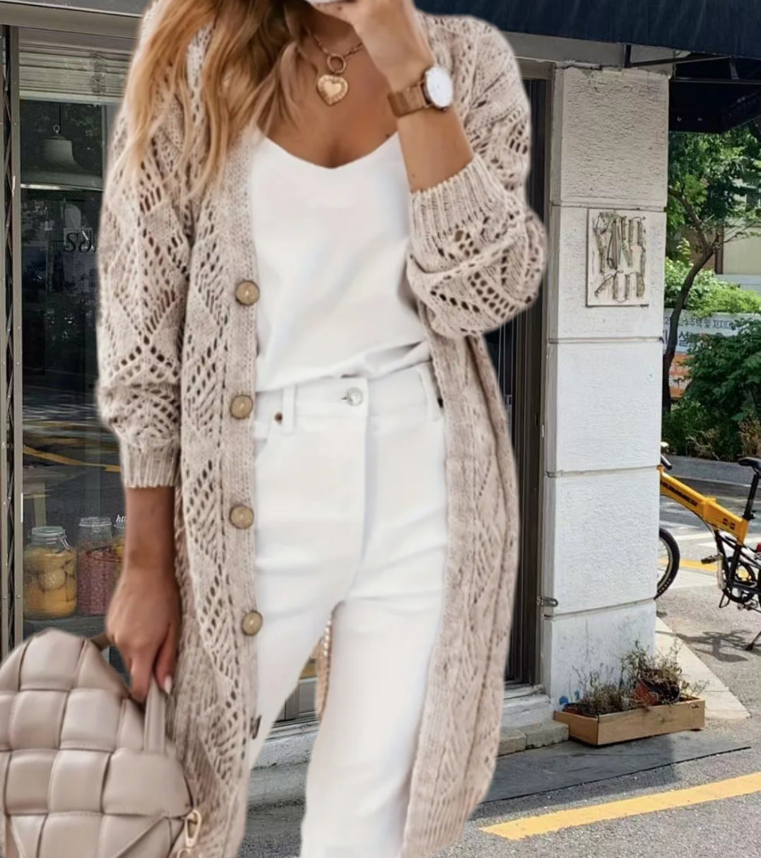 Damen Strickjacke mit kunstvollem Lochmuster und Knopf-Detail Drune
