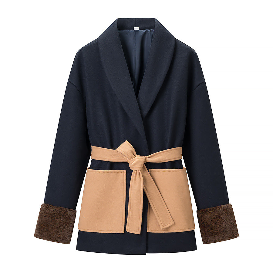 Damen Kurzmantel mit Bindegürtel, Kontrasttaschen und Kunstfellmanschetten Drune