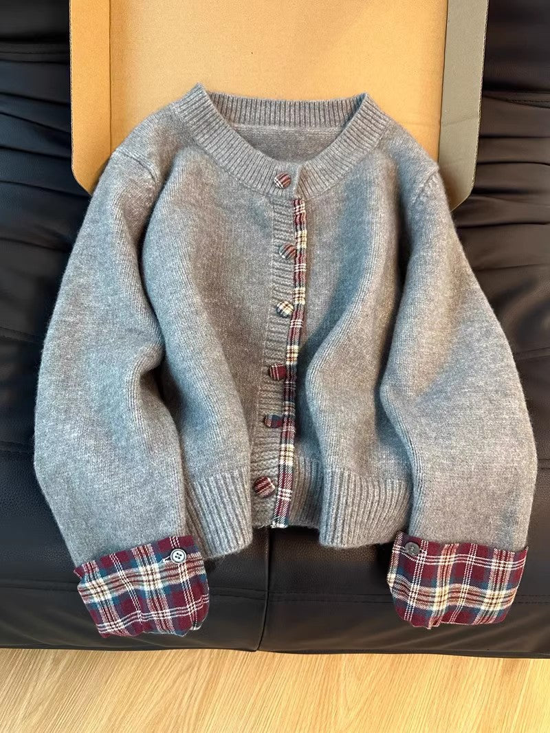 Damen Strickjacke mit Kontrastkragen und dekorativen Knöpfen Drune