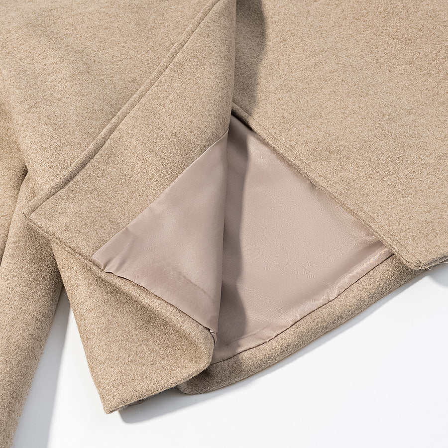 Damen Kurzgeschnittene Woll-Boxyjacke mit asymmetrischer Knopfleiste Drune