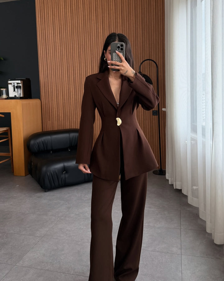 Damen Taillierter Longblazer mit goldener Statement-Schnalle Drune