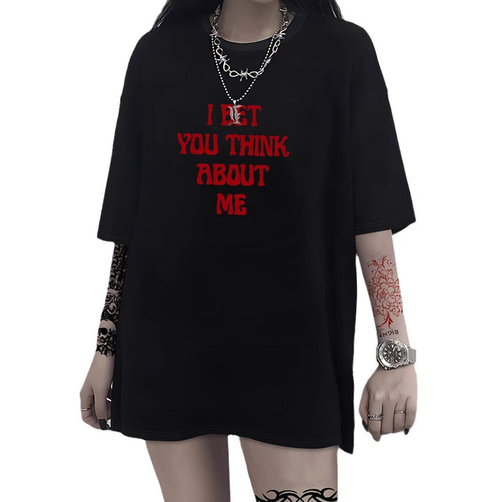 Damen T-Shirt mit kreativem Katzenmotiv und verspielter Schleife Drune