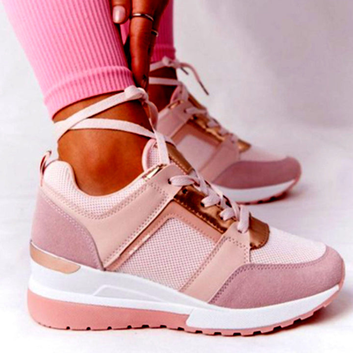 Damen Plateausneaker mit Keilsohle, Mesh- und Veloursmix, metallischen Zierdetails Drune