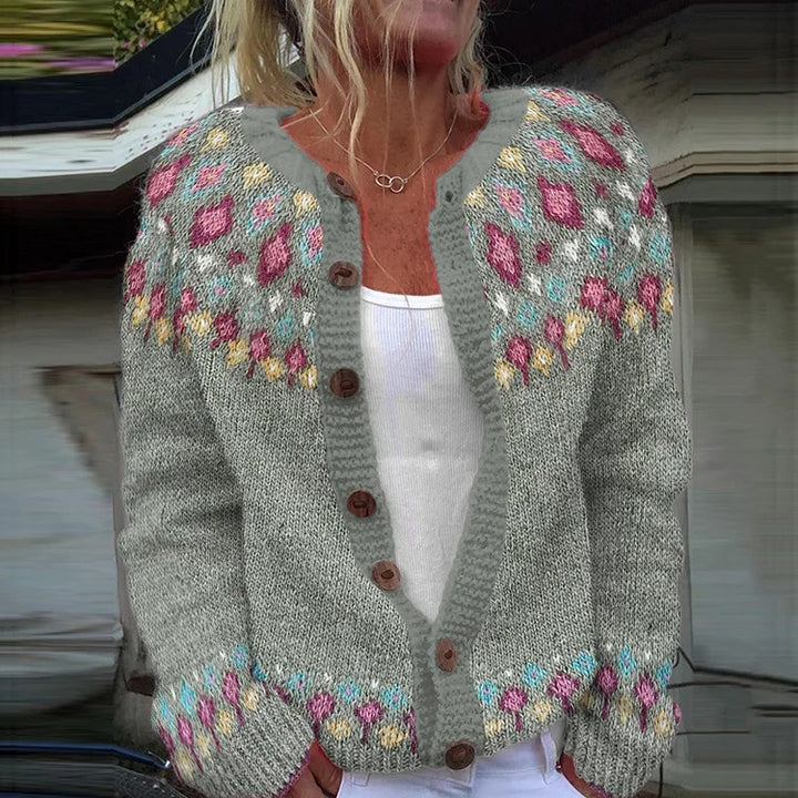 Damen nan gemusterte Strickjacke mit Rundpasse, Holzknöpfen und Eingrifftaschen Drune
