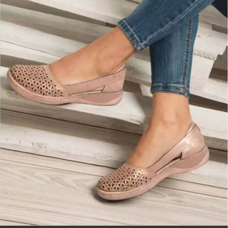 Damen Geschlossene Perforierte Slingback-Ballerinas mit verstellbarem Knöchelriemen Drune