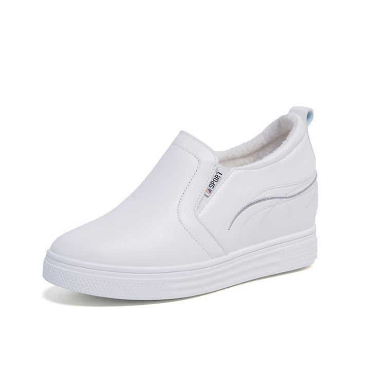 Damen Slip-On Keilsneaker mit verdecktem Keil, Lederimitat und dekorativer Stickerei Drune