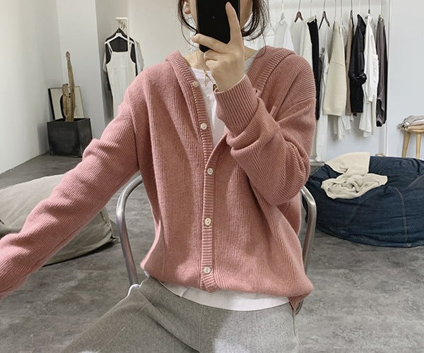 Damen lässiger Strickcardigan mit tiefem V-Ausschnitt und großen Knopfdetails Drune
