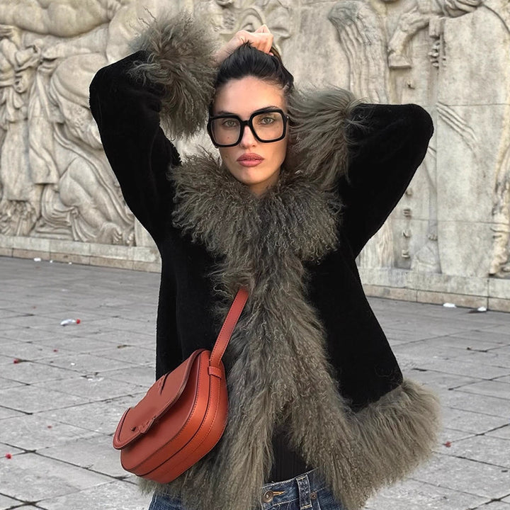 Damen Kurzmantel aus Kunstpelz mit voluminösem Lockenbesatz Drune