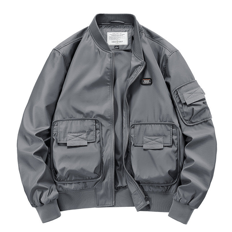 Herren Leichte Nylon-Bomberjacke im Utility‑Stil mit großen Fronttaschen und Ärmeltasche Drune