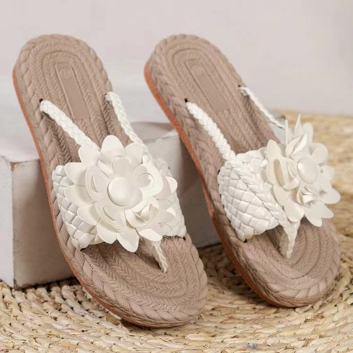 Damen Geflochtene Zehentrenner‑Sandalen mit XXL‑Blütenapplikation und gepolstertem Komfortfußbett Drune