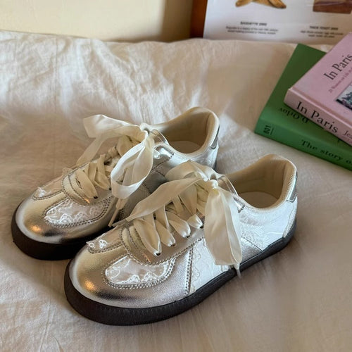 Damen modische Sneakers mit edlem Satinband Drune