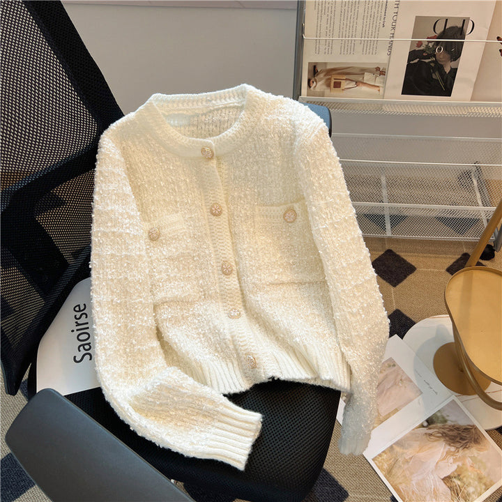 Damen kurz geschnittene Strickjacke mit dekorativen Knopfdetails und strukturiertem Design Drune