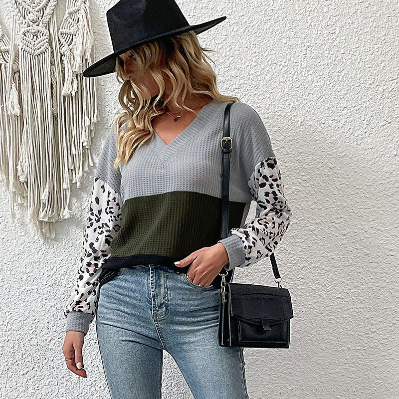 Damen V-Ausschnitt Strickpullover mit Waffelstruktur und Leopardenmuster-Ärmeln Drune