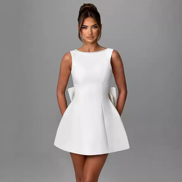 Damen Elegantes skulpturales Minikleid mit Perlenverzierung Drune