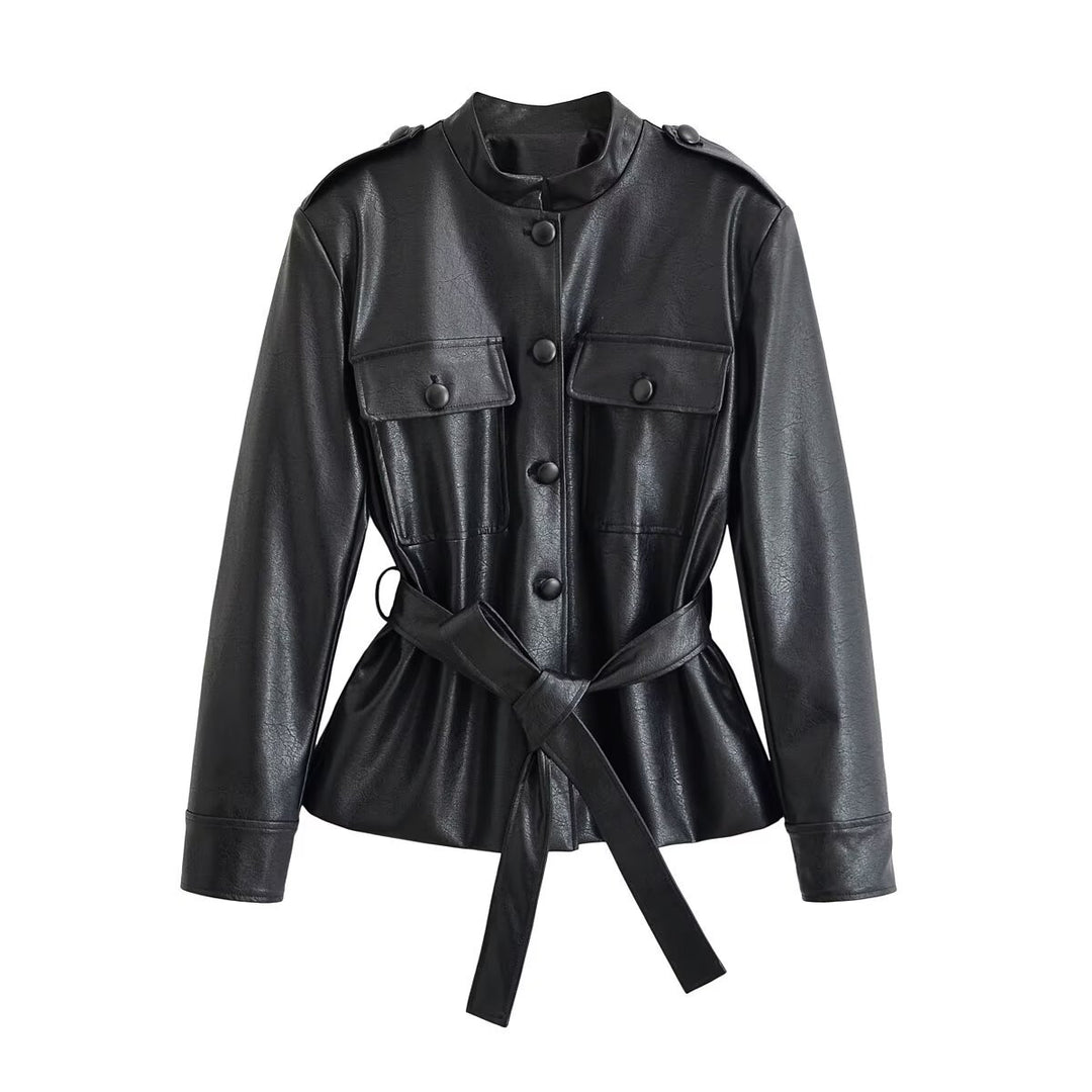 Damen Taillierte Kunstlederjacke mit Bindegürtel, Stehkragen und Pattentaschen Drune