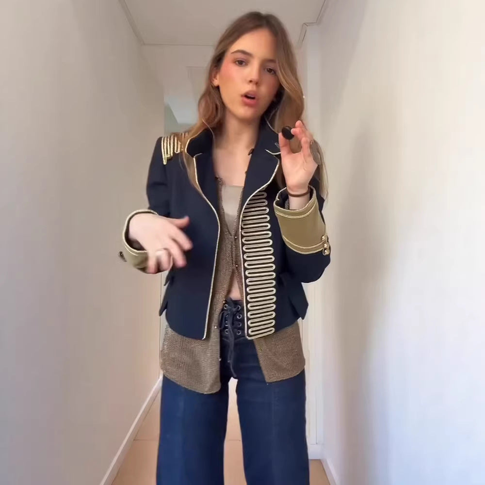 Damen Militärisch inspirierte Kurzjacke mit goldener Gallonborte und Stehkragen Drune