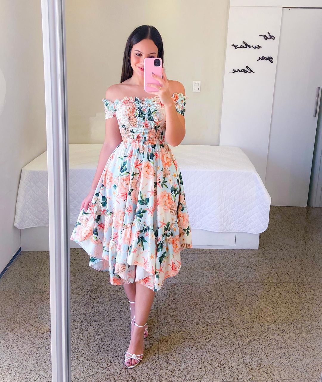 Damen Sommerliches Off-Shoulder Kleid mit farbenfrohem Schmetterlingsmuster und geschmeidigem Faltenwurf Drune