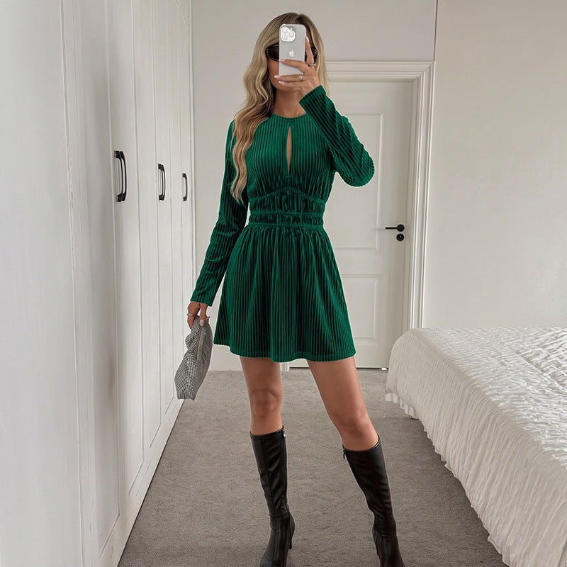 Damen Samt‑Minikleid mit geraffter Taillenpassform und Schlitzdetail Drune