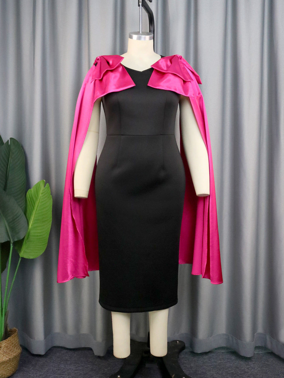 Damen Elegantes Wickelkleid mit dramatischem Cape-Ausschnitt Drune