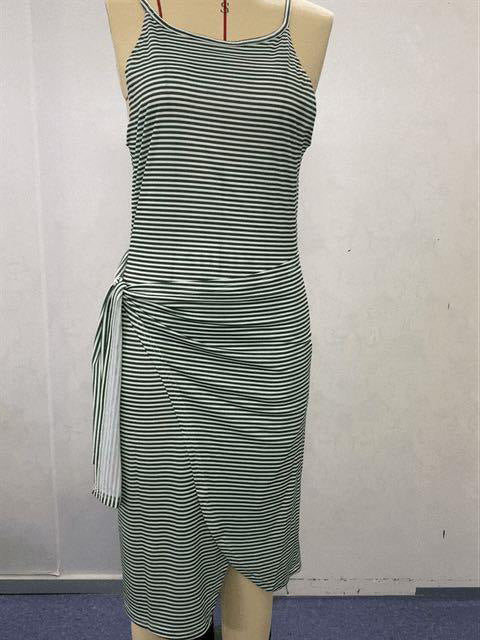 Damen Wickelkleid mit auffälligem Streifenmuster und taillierter Silhouette Drune