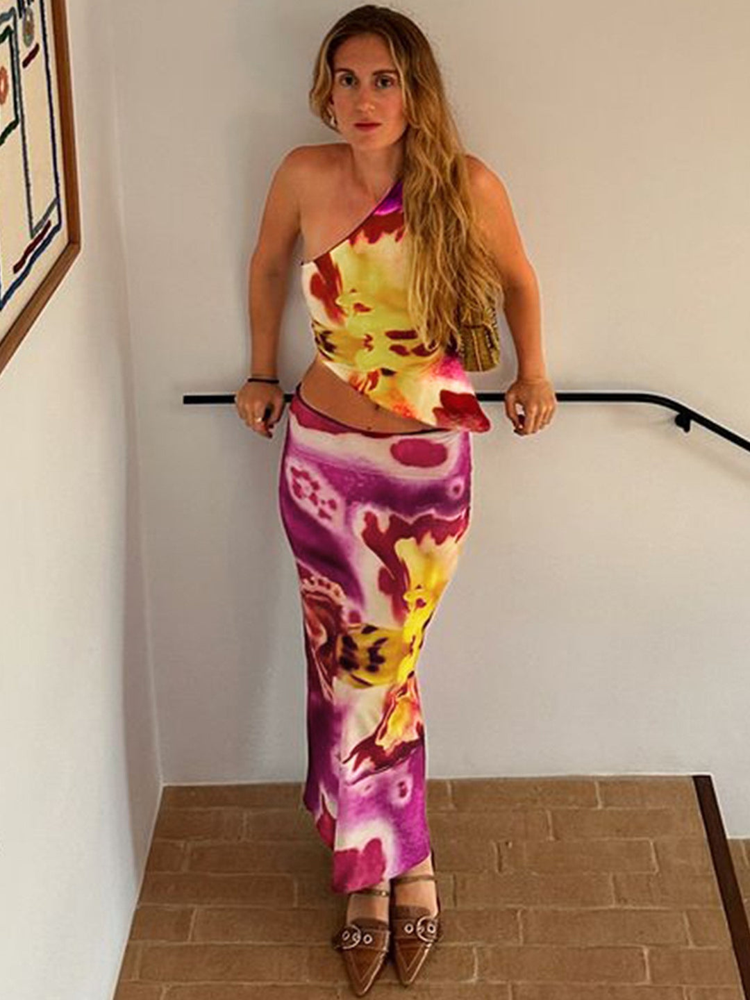 Damen Maxikleid mit asymmetrischem Schnitt und floralen Akzenten Drune