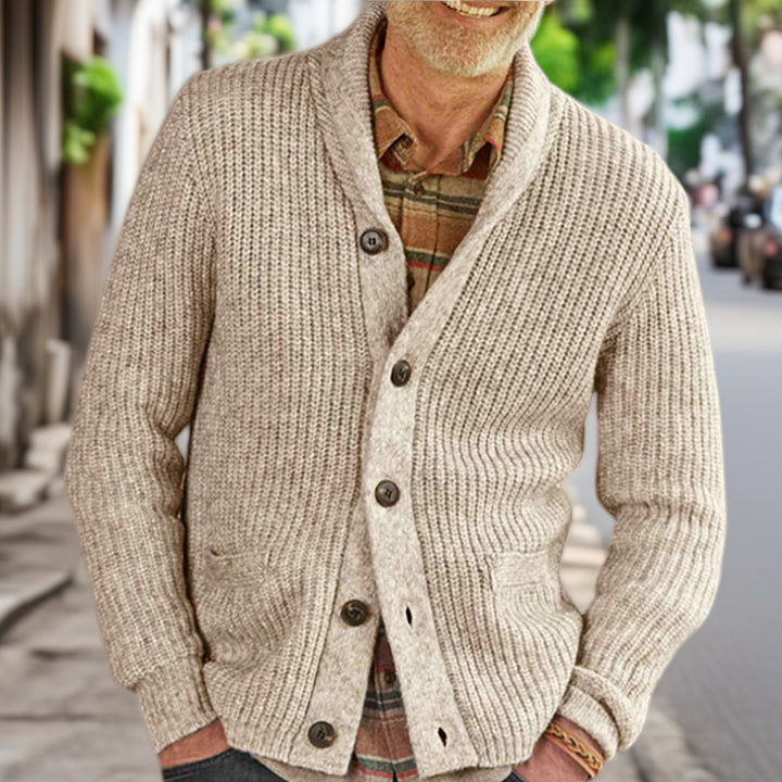 Herren Strickjacke mit klassischem Zopfmuster und bequemen tiefen Taschen Drune