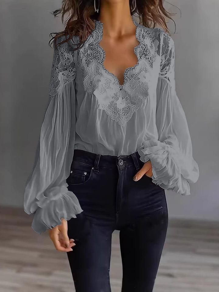 Damen Chiffon-Bluse mit Spitzen-V-Ausschnitt und weiten Plissee-Ärmeln Drune