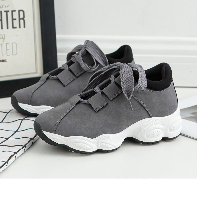 Damen Sportive Keil‑Sneaker aus Mikrofaser mit gepolstertem Schaft und markanter Profilsohle Drune