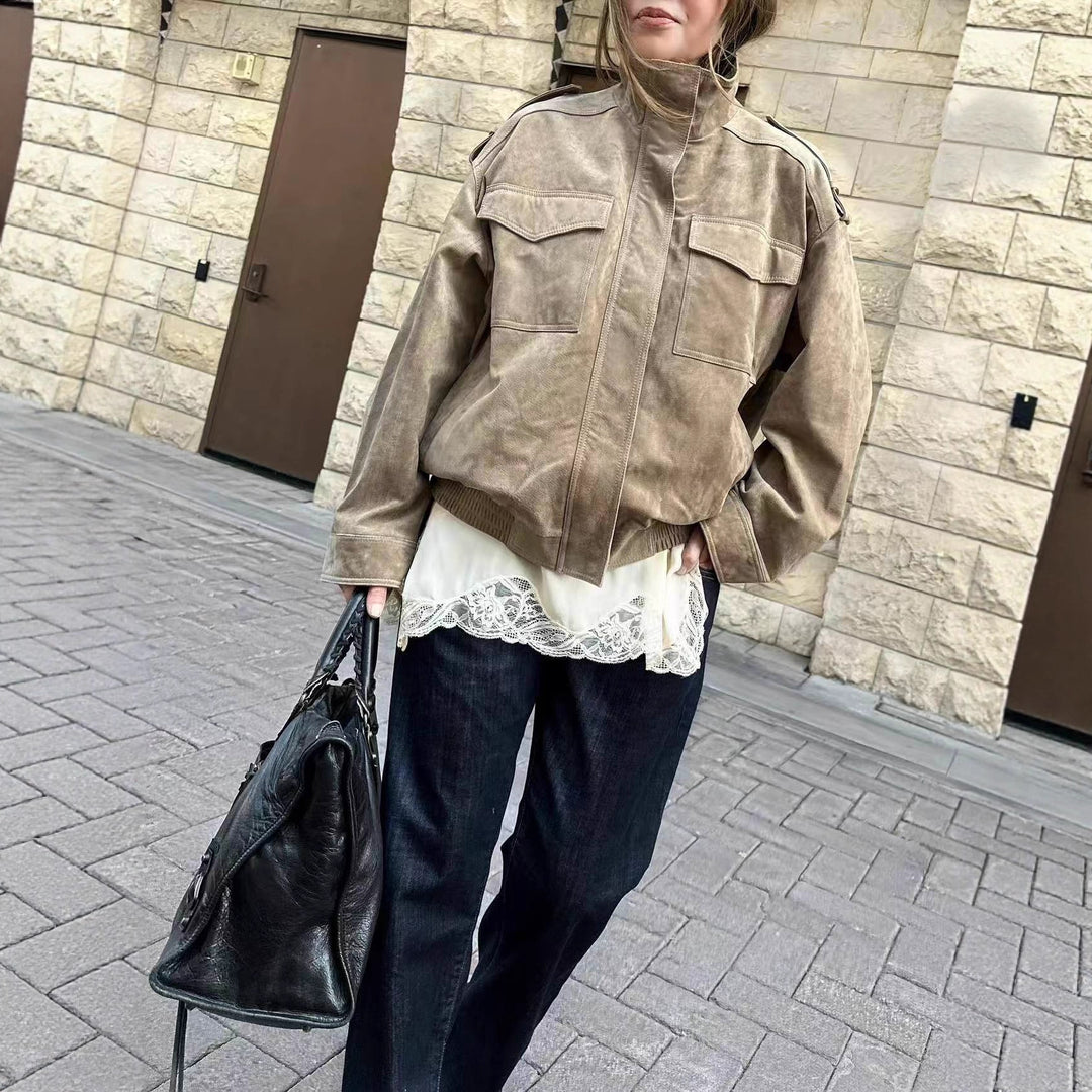 Damen Kurzjacke im Military-Stil mit Schulterklappen, aufgesetzten Brusttaschen und elastischem Saum Drune