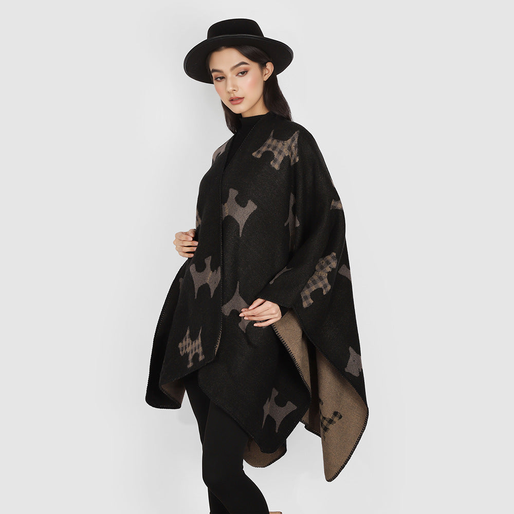 Damen Oversize-Poncho mit jacquardgewebtem Terrier‑Motiv und kontrastiertem Innenfutter Drune
