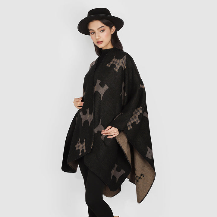 Damen Oversize-Poncho mit jacquardgewebtem Terrier‑Motiv und kontrastiertem Innenfutter Drune