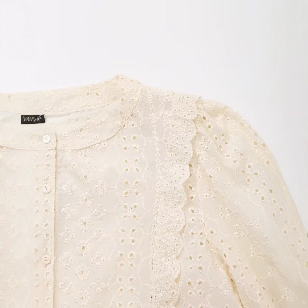 Damen Broderie‑Anglaise Bluse mit Rundausschnitt, Ballonärmeln und Spitzenbesatz Drune