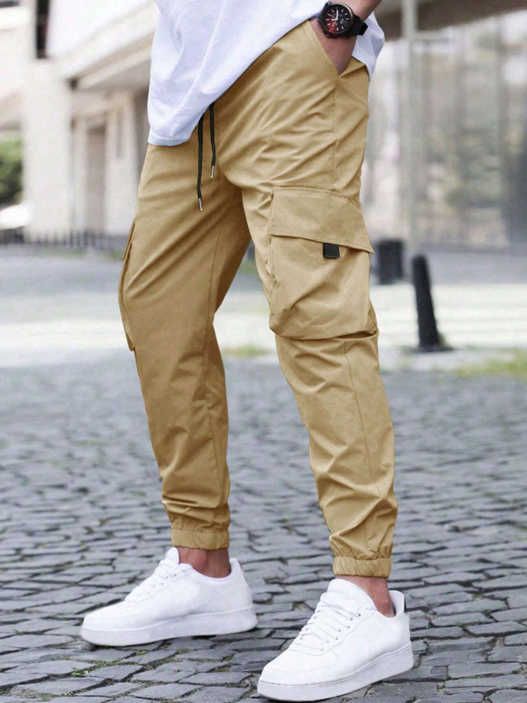 Herren technische Travel-Joggerhose mit integriertem Sicherheitsfach elastischem Tunnelzugbund und wasserabweisender Beschichtung Drune
