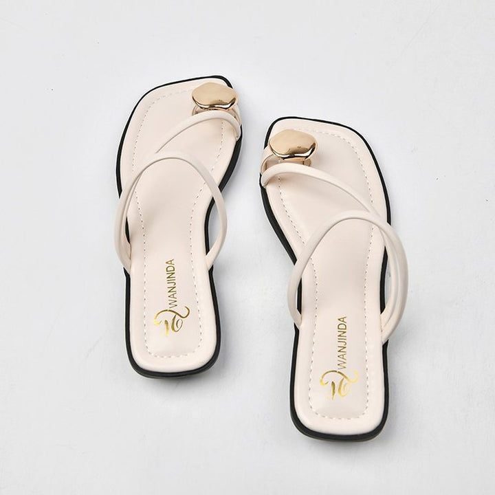 Damen Elegante und modische Riemchensandalen mit einzigartigem Metallakzent Drune