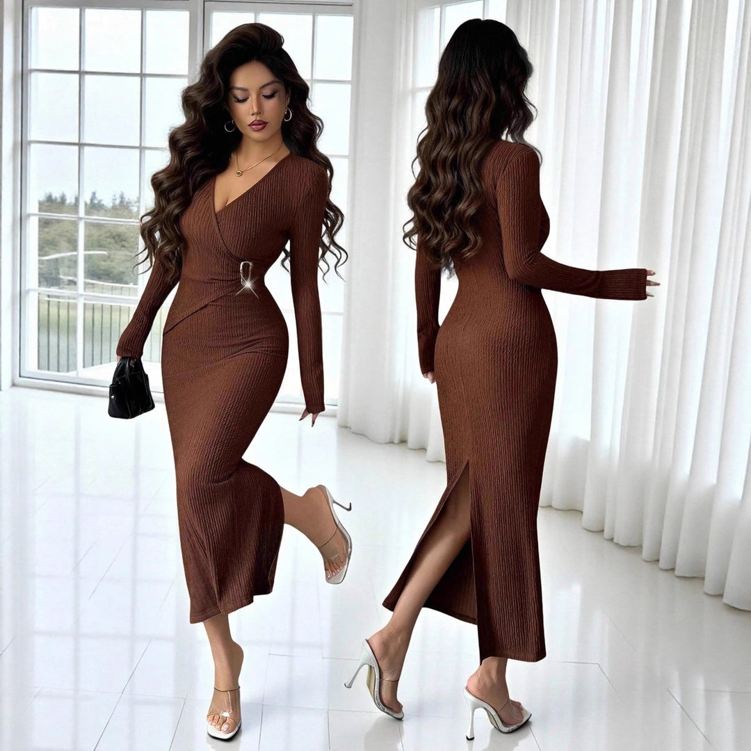 Damen nan tailliertes Wickelkleid mit V-Ausschnitt, strukturierter Knitteroptik und dekorativer Gürtelschließe Drune