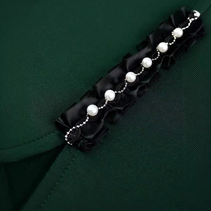 Damen figurbetontes Kleid mit großem Schleifenakzent und seitlichem Schlitz Drune